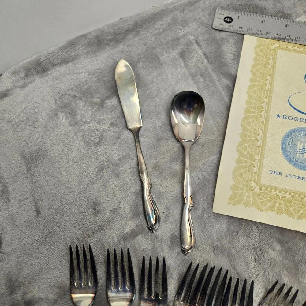 Rogers & Bro International Silver Daybreak Silverplate Flatware Set 40pc Vintage
